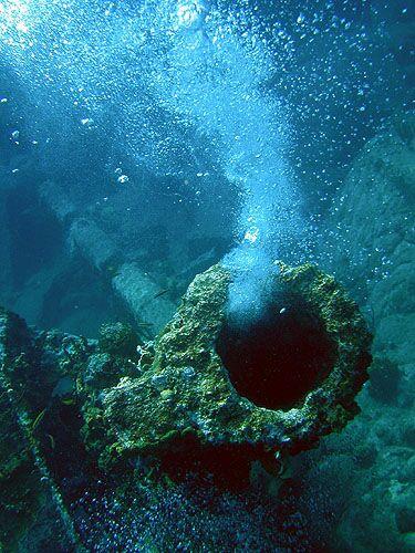 Cheminée du RMS Rhone, épave du 19e siècle