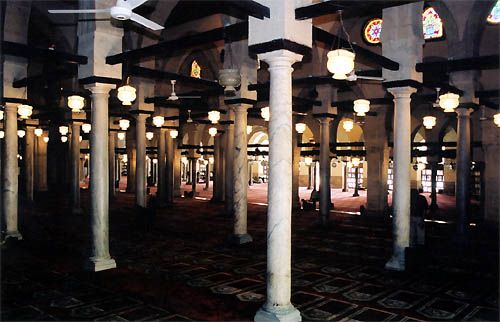 El Ahzar est également la plus vieille université encore en activité au monde