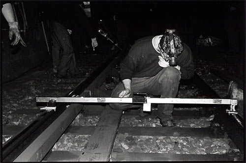 ... des poseurs de rails de la RATP ...