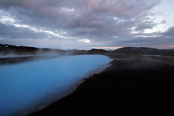 Les islandais se baignent régulièrement dans ces eaux thérmales.