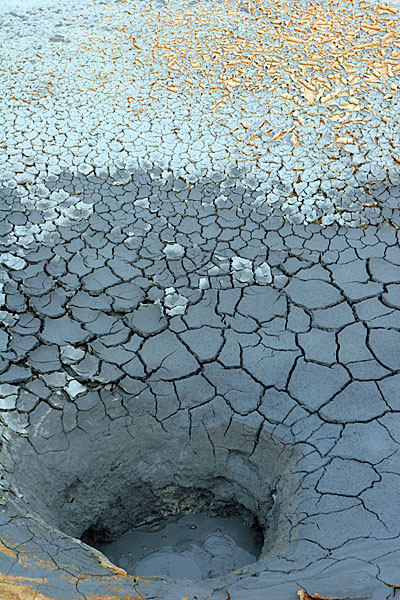 La terre est en ébullition permanente à Mývatn. L'odeur de soufre est omniprésente.