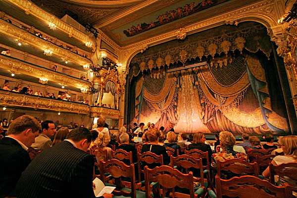 Avant un ballet au Mariinsky (ex Kirov)